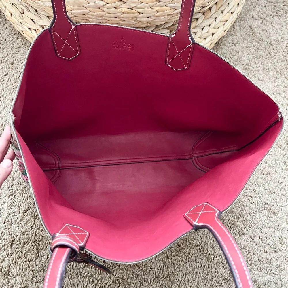 Bloom floral monogram logo reversible high fashion tote bag - Picture 4 of 5